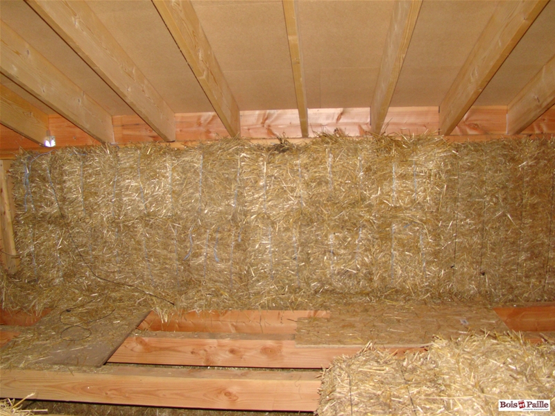 Ossature bois isolée en paille dans les Landes (40)